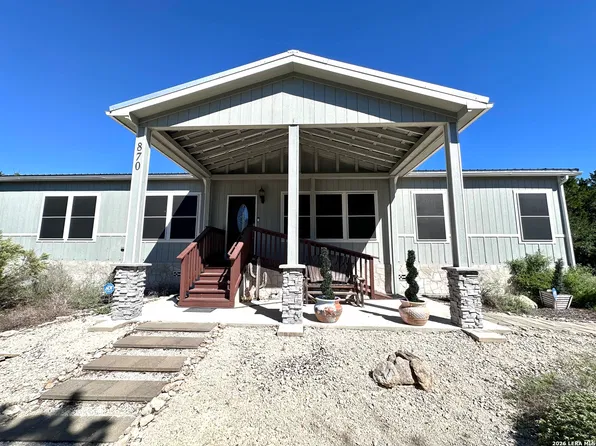 870 Spur Rd, Lakehills, TX 78063