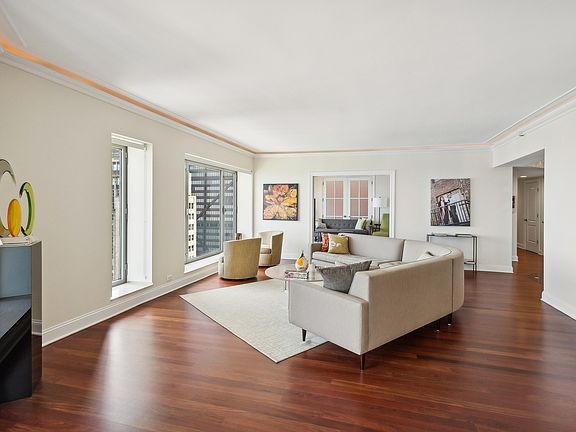 4th image of 950 N Michigan Ave APT 3602