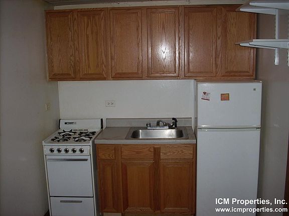 2nd image of 632 W Arlington Pl #63G