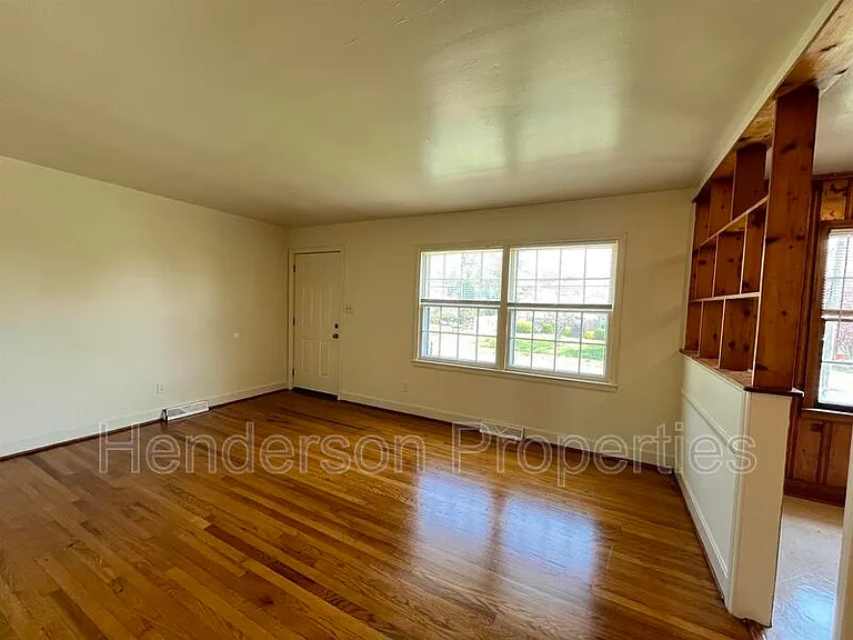 7322 Briardale Dr — Photo 10