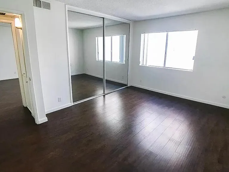 8630 Burton Way #303 — Photo 10