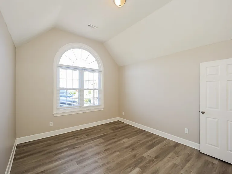 385 Fairway Ct — Photo 18