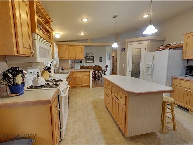 4445 Thorpe Rd — Photo 7