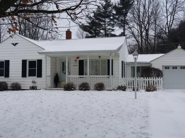 510 N Dr E, Marshall, MI 49068