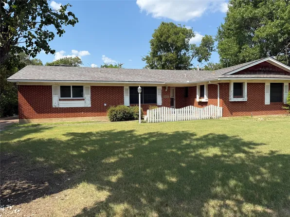 8605 Banff Dr, Dallas, TX 75243