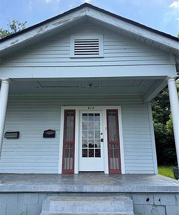 2nd image of 819 Governor Hall St