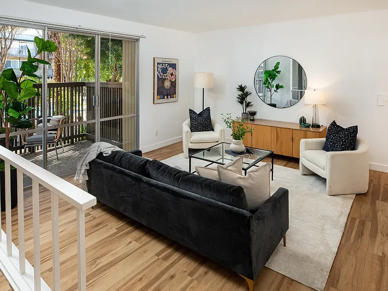 Solano Apartments — Photo 3