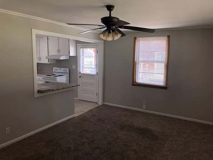 2 bed, 1.0 bath, 1000 sqft, $1,700 — Photo 4