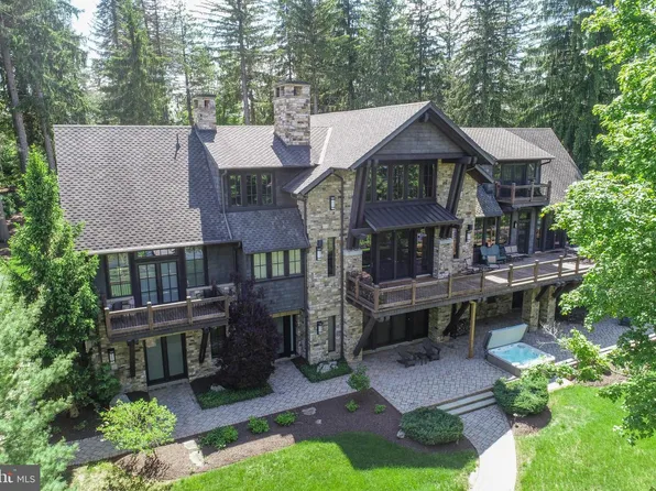 1010 Holy Cross Dr, Oakland, MD 21550