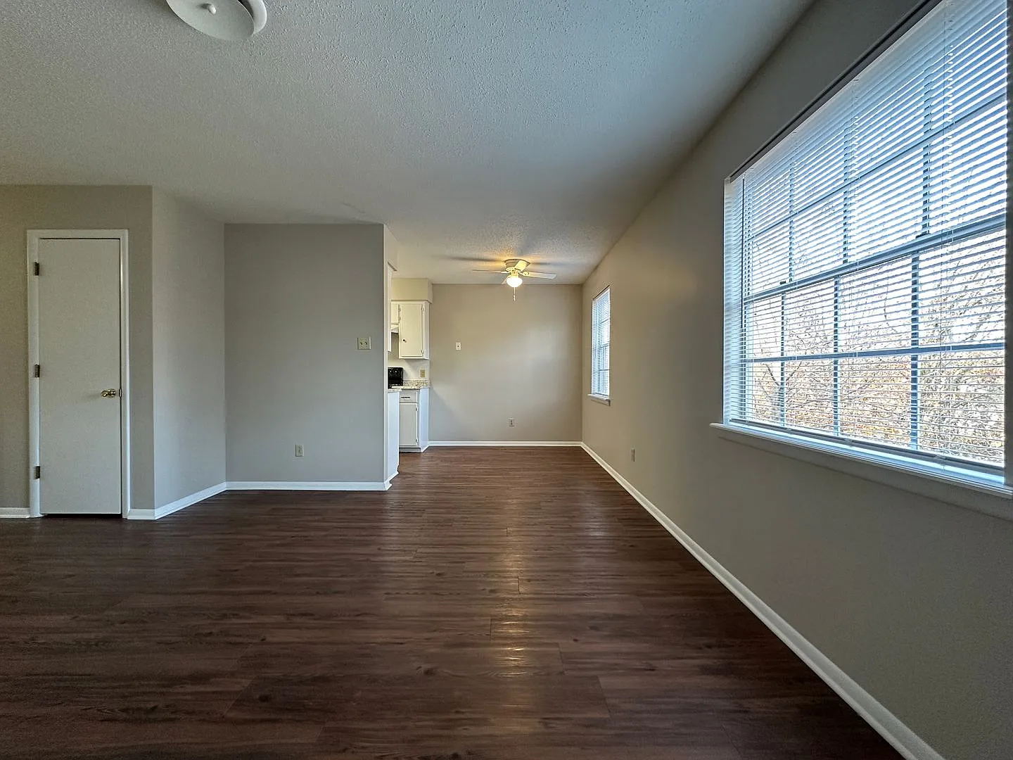 * Move-In Special * Gorgeous 2 Bed / 1 Bath Apartment in Fort Smith - Laundry On-Site — Photo 4