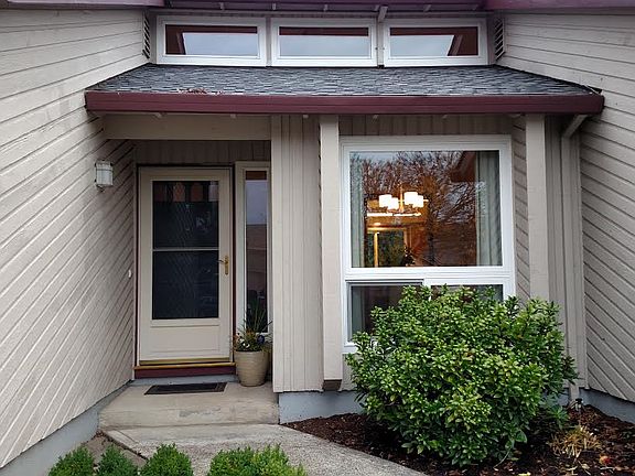 4th image of 1570 SE 51st Ave