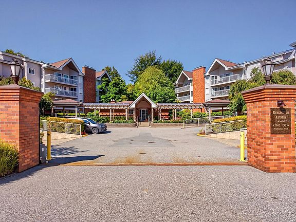 2nd image of 2973 Burlington Dr #103