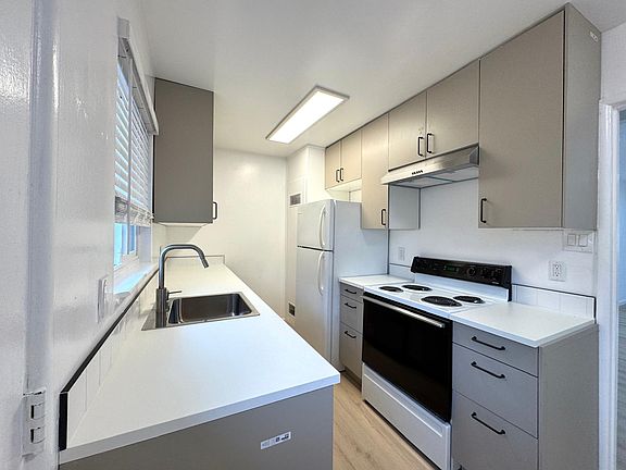 2nd image of 994 Karol Way #C
