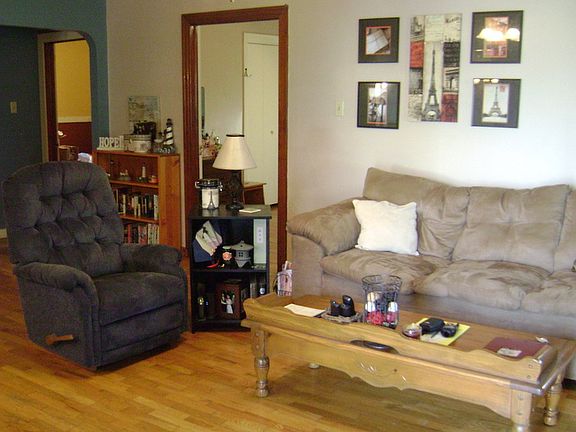 2nd image of 707 W 8th St