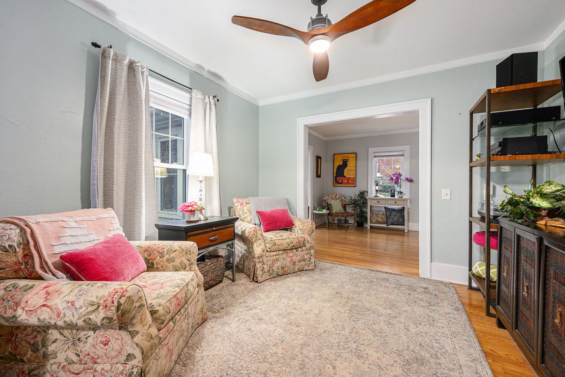 next background image