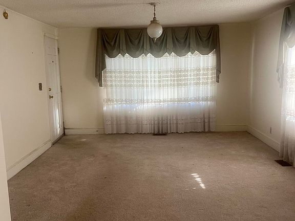 4th image of 203 Webb Ave