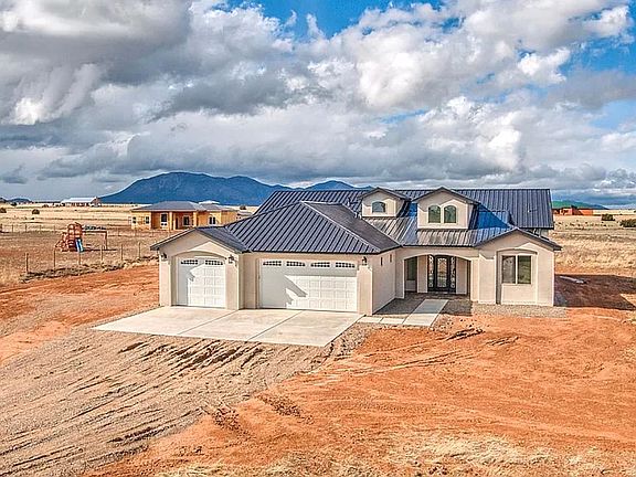3rd image of 25 Brayden Ct