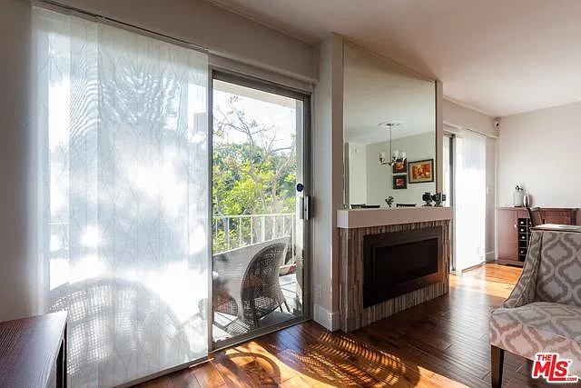 2 bed, 1057 sqft, $3,200 — Photo 4