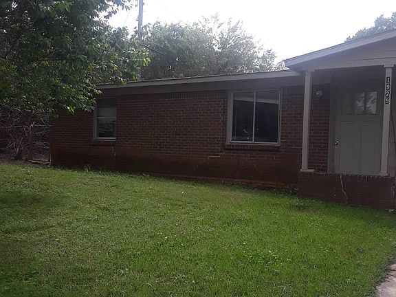 2nd image of 1929 Elm Dr
