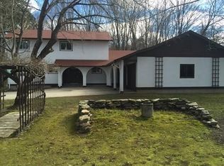 93 1/2 Woodbridge St, South Hadley, MA 01075
