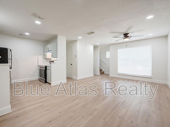 3rd image of 805 W Chambers St #B
