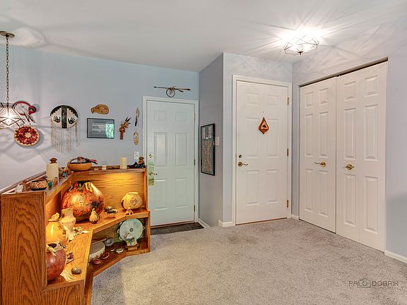 4th image of 1853 W Ashbury Ln