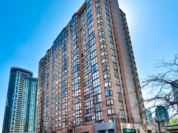 285 Enfield Pl #1503, Mississauga, ON L5B 3Y6