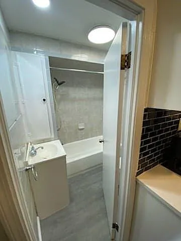 104 Oak St #1N — Photo 4