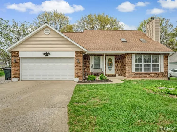 109 Miller Ct, Valmeyer, IL 62295