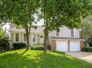 12305 S Fox Ridge Dr, Olathe, KS 66062