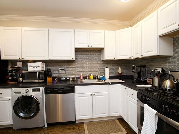 2nd image of 2129 N Dayton St APT 102
