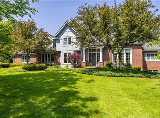 15 Cathedral Oaks, Fairport, NY 14450