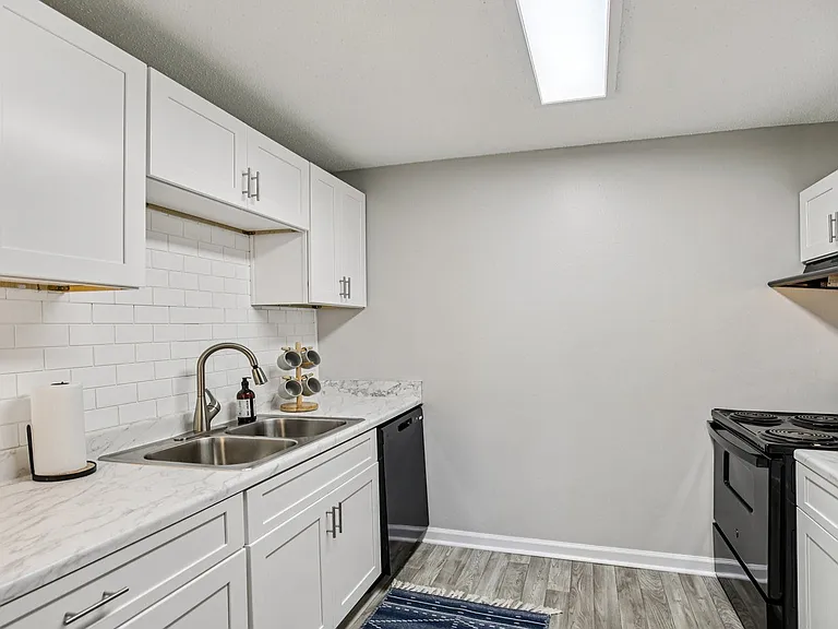 Compass Vista Apartments — Photo 19