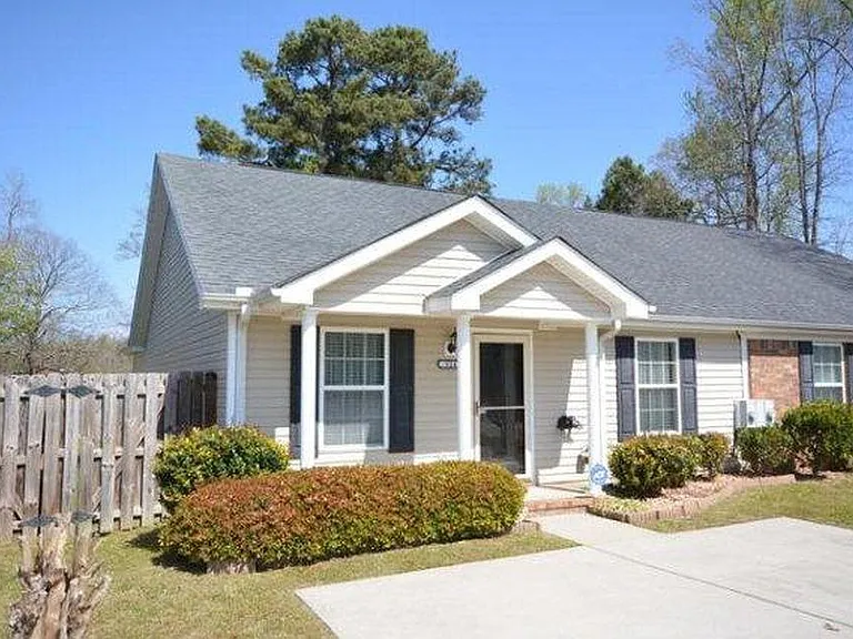 514 Goodale Ct — Photo 1