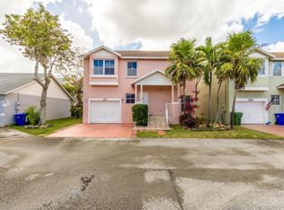 430 NW 101st Ter, Pembroke Pines, FL 33026