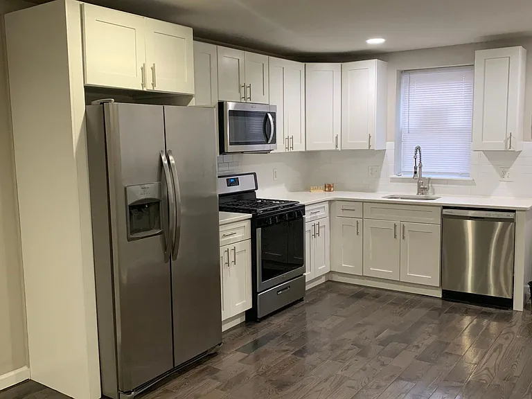 3825 Cambridge St — Photo 2
