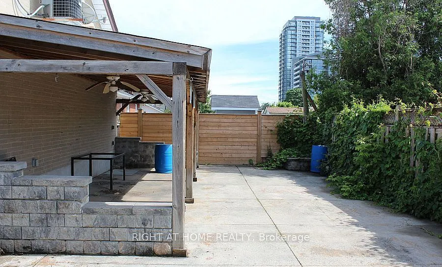 3 bed, $3,100 — Photo 4