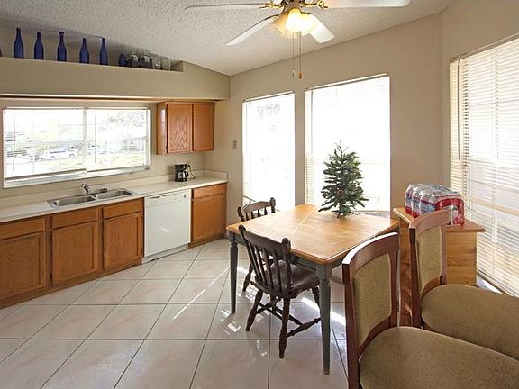 3rd image of 120 Lamplighter Dr