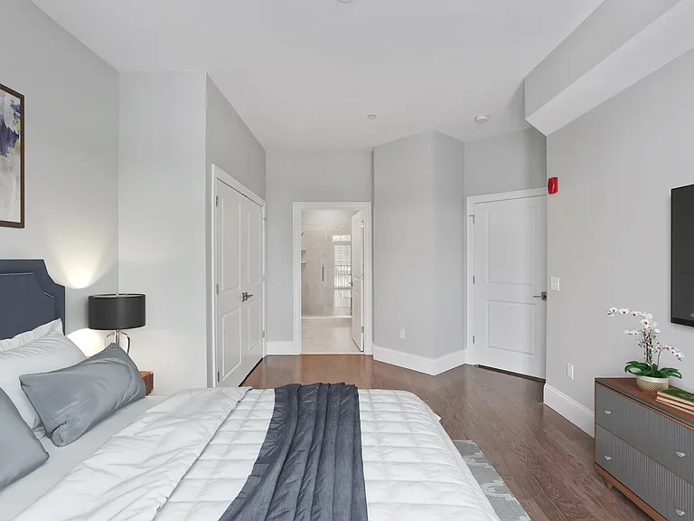 8 Sanborn St #408 — Photo 4