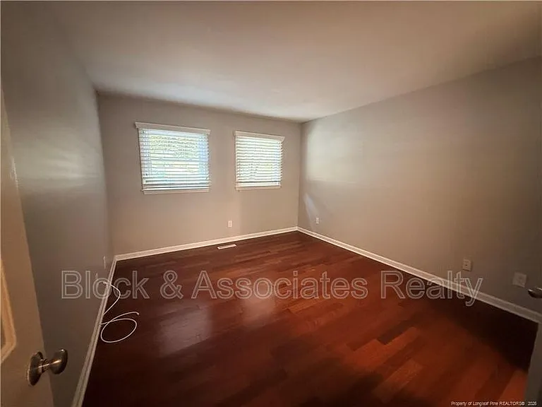 155 S Ashe St — Photo 10