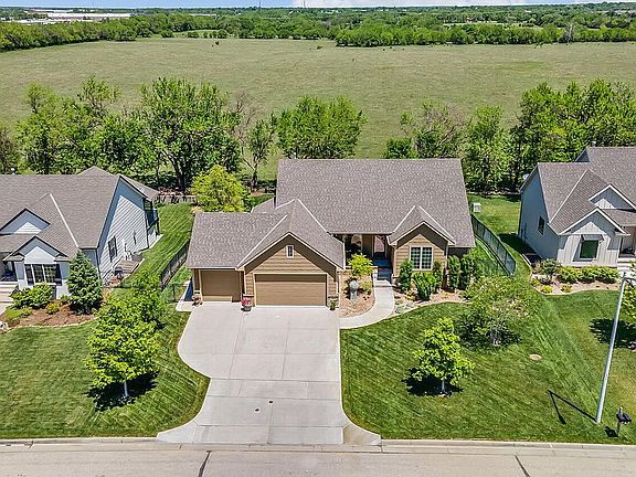 2nd image of 1010 E Woodstone Dr
