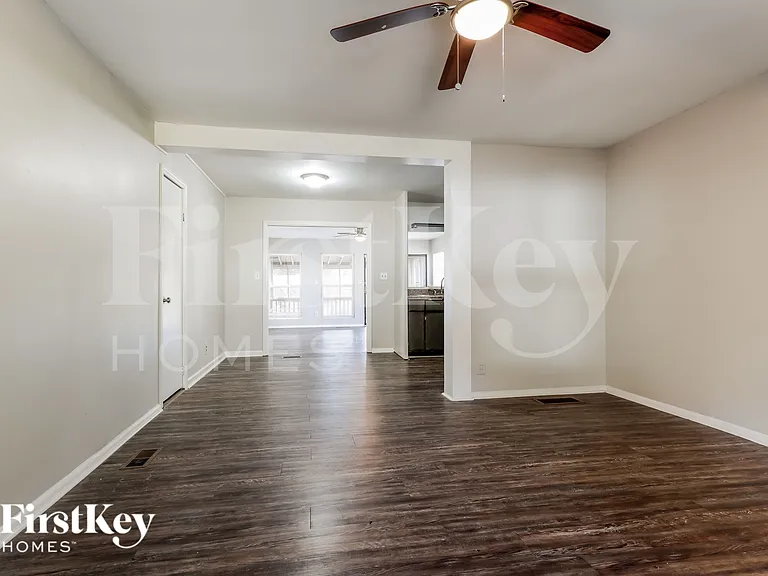3085 Piper Dr — Photo 4
