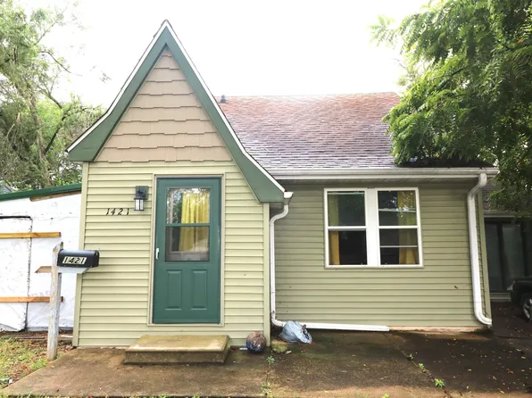1421 N 6th St, Chillicothe, IL 61523