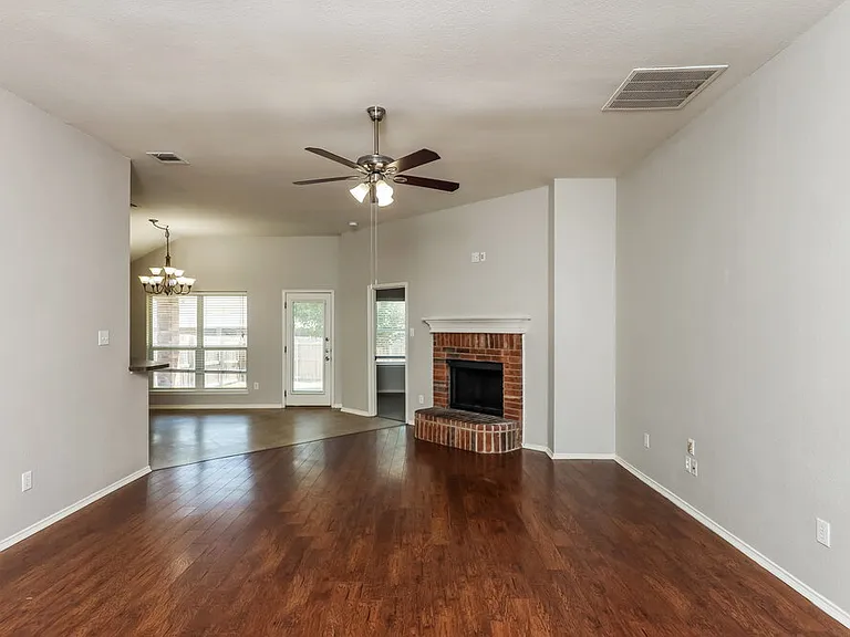 4525 Grainland Ct — Photo 4