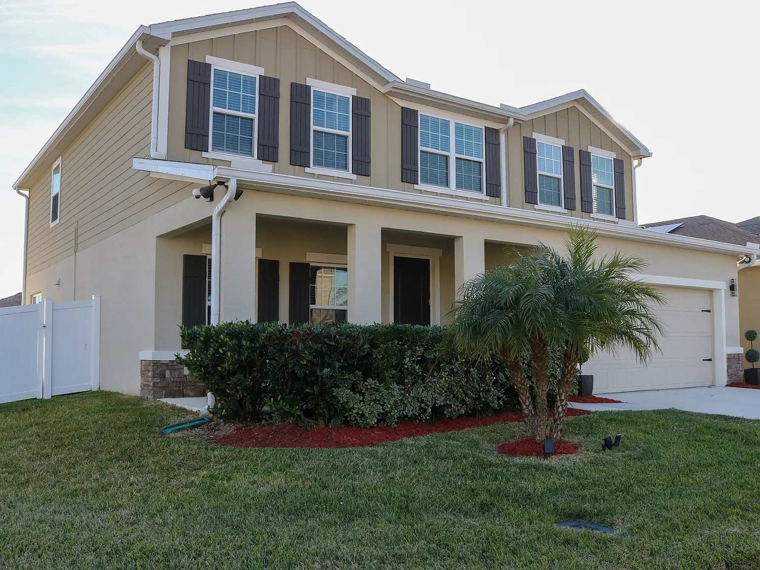 5 bed, 2.5 bath, 3021 sqft, $3,450 — Photo 3