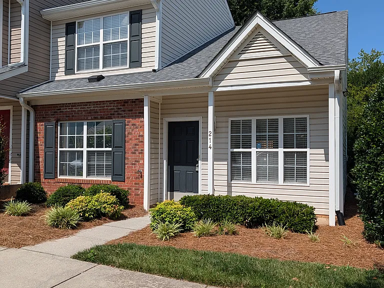214 Malamute Ln — Photo 1
