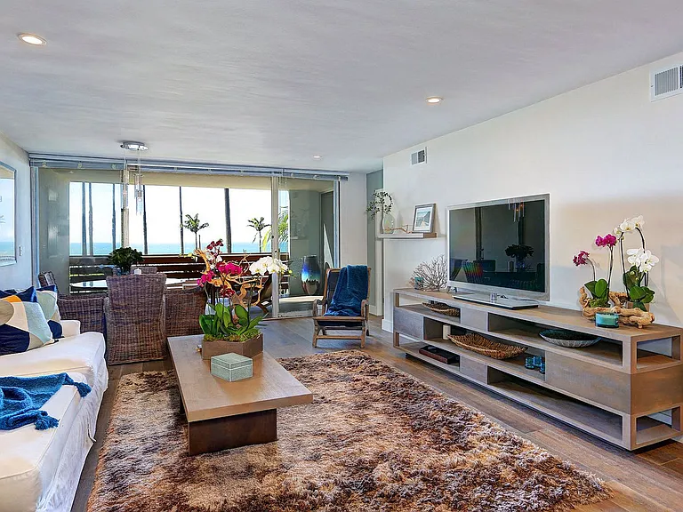 1025 Ocean Avenue — Photo 97