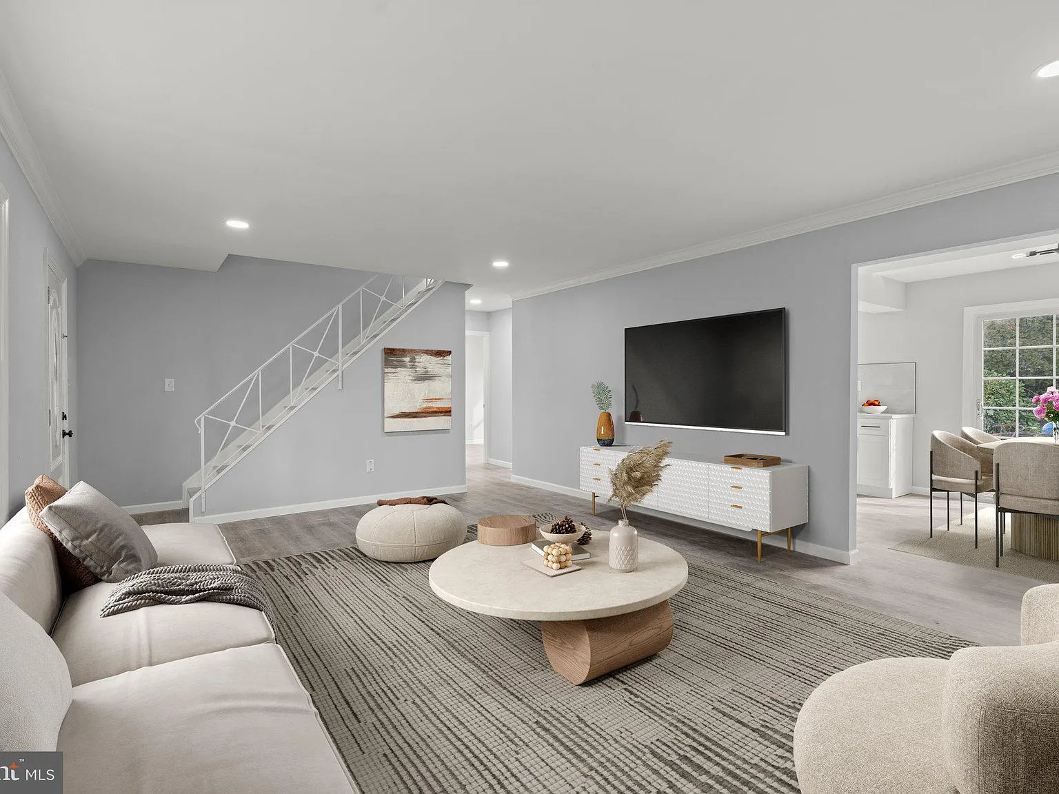4 bed, 1497 sqft, $3,995 — Photo 2