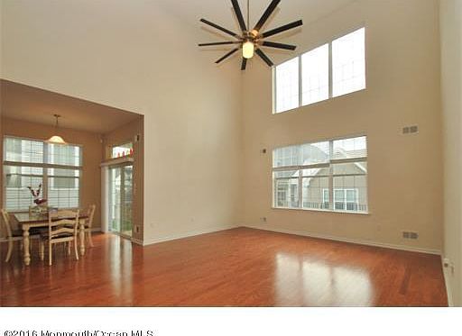 4th image of 27 Fisher Island Ct
