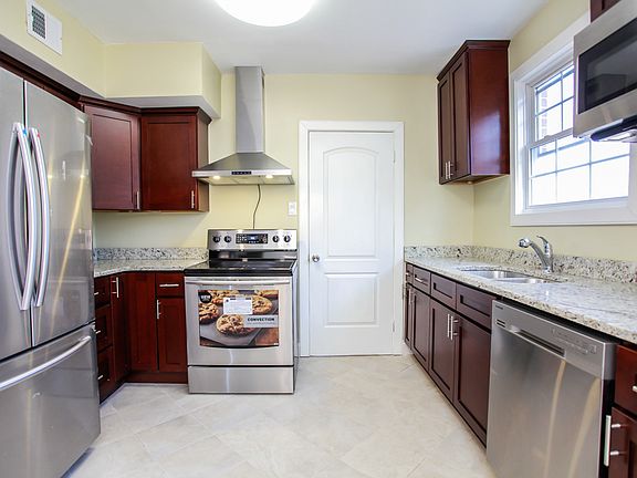 5th image of 7 A P Hill Ave